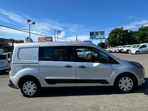 Used 2022 Ford Transit Connect XLT FWD image 4