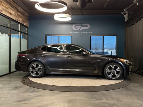Used 2020 Kia Stinger GT-Line image 2