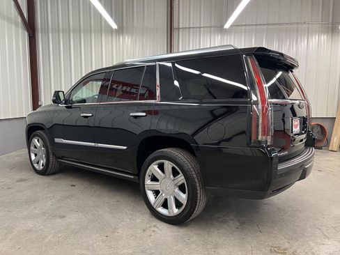 Used 2015 Cadillac Escalade Premium image 12