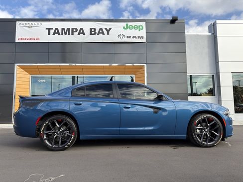 Used 2023 Dodge Charger SXT w/ Blacktop Package image 7