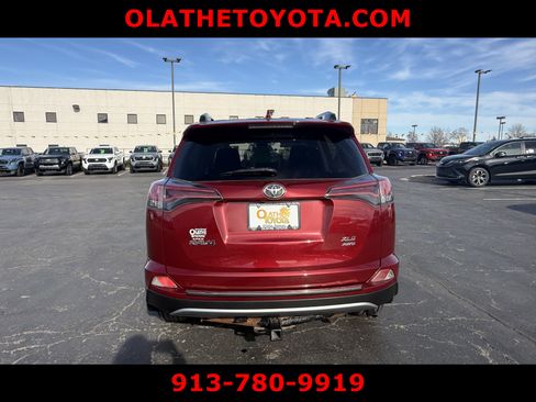 Certified 2018 Toyota RAV4 XLE image 4