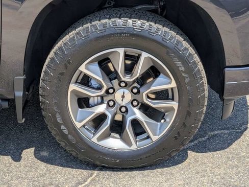 Used 2024 Chevrolet Silverado 1500 RST AWD/4WD image 11