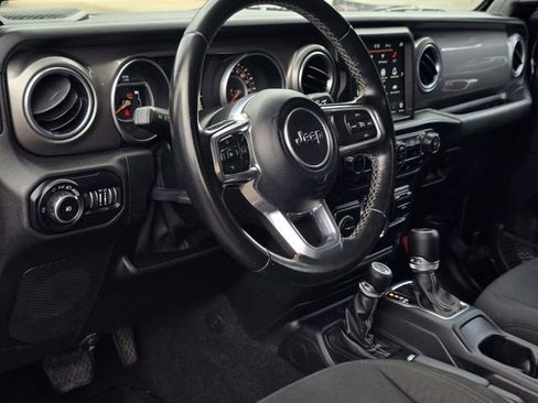 Used 2020 Jeep Wrangler Unlimited Sahara AWD/4WD image 33