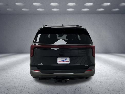 Used 2025 Kia Carnival SX Prestige FWD image 4