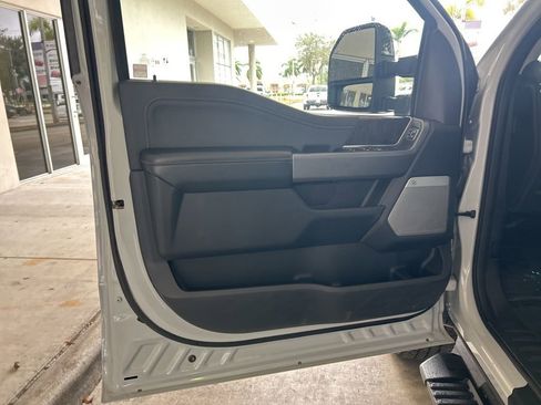 Used 2025 Ford F350 Lariat AWD/4WD image 37
