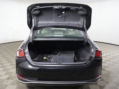 Used 2023 Lexus ES 250 w/ Premium Package image 15