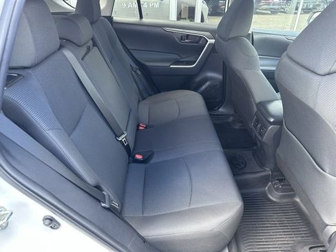 Used 2022 Toyota RAV4 LE image 17