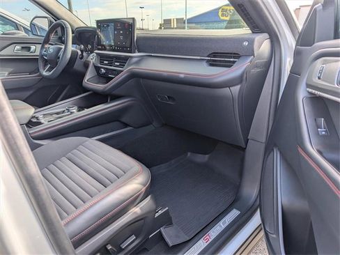Used 2025 Ford Explorer ST-Line image 24