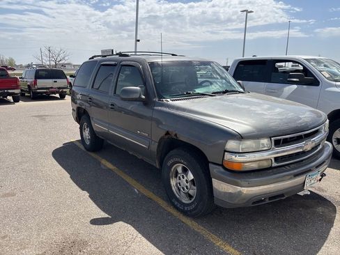 Used 2000 Chevrolet Tahoe LT w/ LT Preferred Equipment Group AWD/4WD image 2