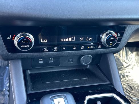 Used 2025 Mitsubishi Outlander SE AWD/4WD image 30