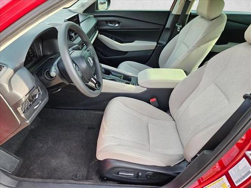 Used 2025 Honda Accord SE image 16