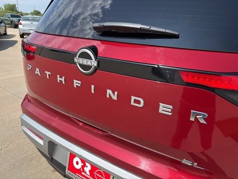 Used 2022 Nissan Pathfinder SL w/ SL Premium Package FWD image 10