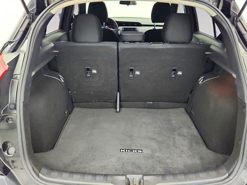 Used 2019 Nissan Kicks SV FWD image 21