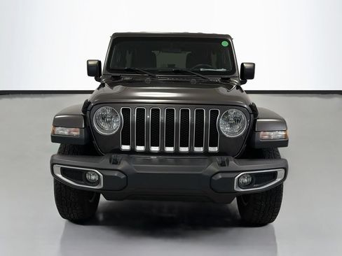 Used 2018 Jeep Wrangler Unlimited Sahara w/ Cold Weather Group AWD/4WD image 2