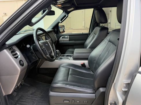 Used 2017 Ford Expedition EL Limited w/ Equipment Group 301A RWD image 10