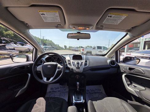 Used 2013 Ford Fiesta SE w/ Super Fuel Economy Pkg FWD image 22