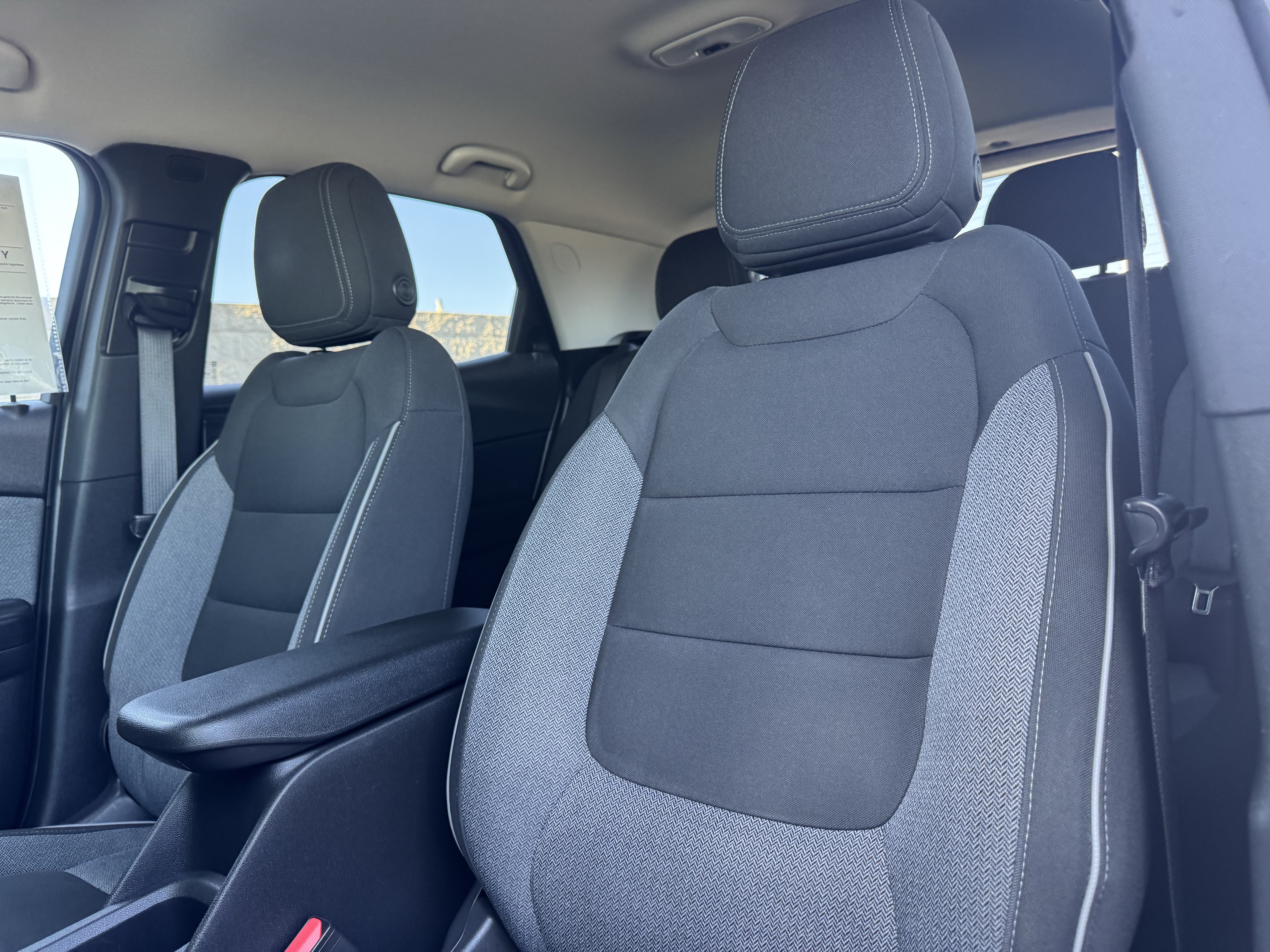 Used 2022 Chevrolet TrailBlazer LT w/ Convenience Package FWD image 13