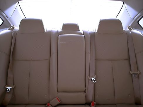 Used 2017 Nissan Altima 2.5 SL w/ Moonroof Package image 15