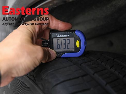 Used 2021 Jeep Grand Cherokee Laredo AWD/4WD image 27