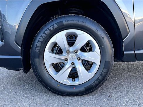 Used 2025 Toyota RAV4 LE image 9