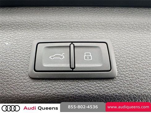 Certified 2025 Audi Q3 2.0T Premium Plus w/ Premium Plus Package image 11