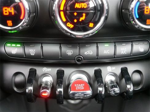 Used 2018 MINI Cooper 2-Door Hardtop w/ Cold Weather Package image 30