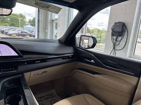 Certified 2023 Cadillac Escalade Premium Luxury AWD/4WD image 68