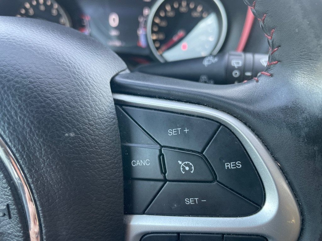Used 2020 Jeep Compass Trailhawk AWD/4WD image 24