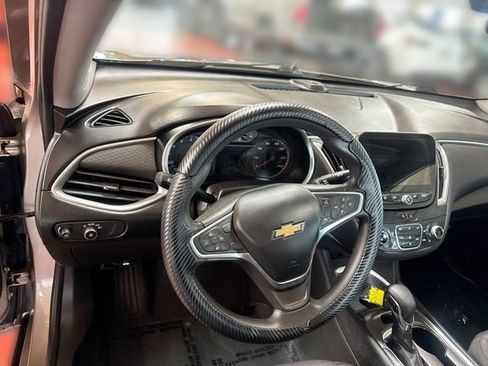 Used 2022 Chevrolet Malibu LT FWD image 12