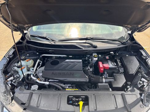 Used 2025 Nissan Rogue SV FWD image 34
