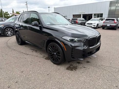 Used 2024 BMW X5 xDrive40i w/ M Sport Package AWD/4WD image 3