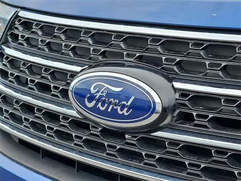 Used 2020 Ford Explorer XLT image 35