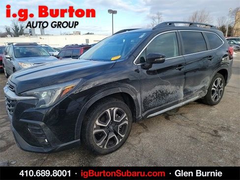 Used 2023 Subaru Ascent Limited image 3
