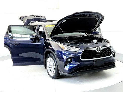 Used 2023 Toyota Highlander Limited AWD/4WD image 9