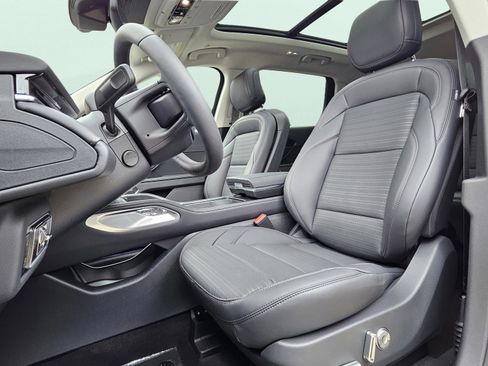 New 2026 Lincoln Nautilus Reserve w/ Jet Appearance Package image 12