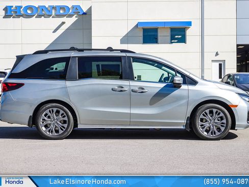 New 2026 Honda Odyssey Touring image 6