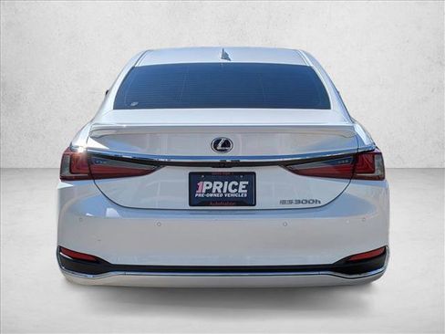 Used 2019 Lexus ES 300h w/ Accessory Package 2 image 6