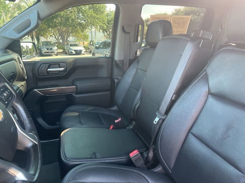 Used 2020 Chevrolet Silverado 1500 LT w/ Fleet Comfort Package AWD/4WD image 15