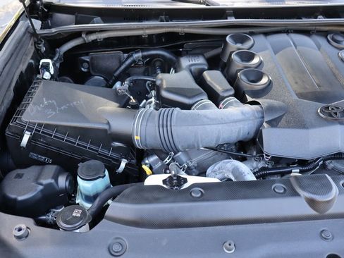 Used 2018 Toyota 4Runner SR5 Premium AWD/4WD image 41