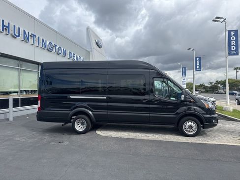 Used 2025 Ford Transit 350 XLT RWD image 3