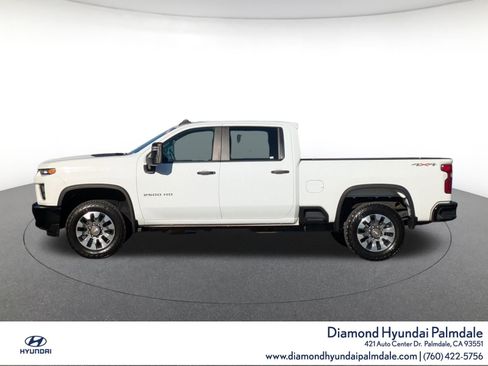 Used 2022 Chevrolet Silverado 2500 Custom w/ Custom Value Package image 4