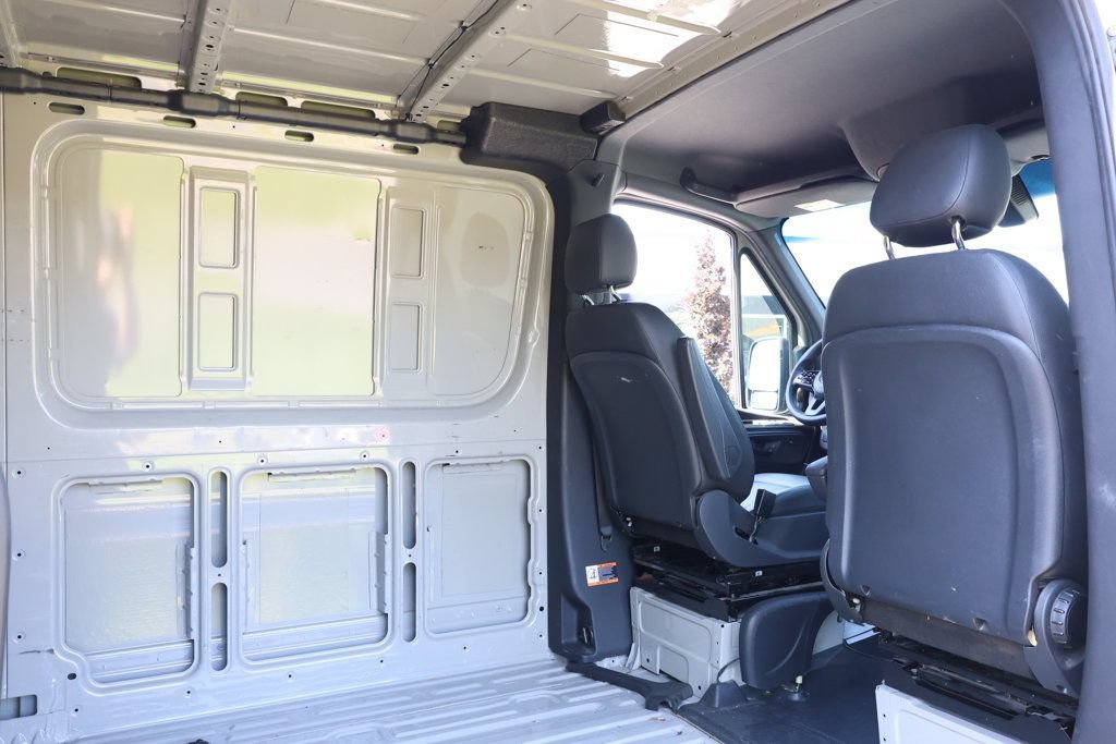 Used 2024 Mercedes-Benz Sprinter 2500 image 23