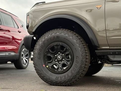New 2026 Ford Bronco Badlands w/ Sasquatch Package AWD/4WD image 46