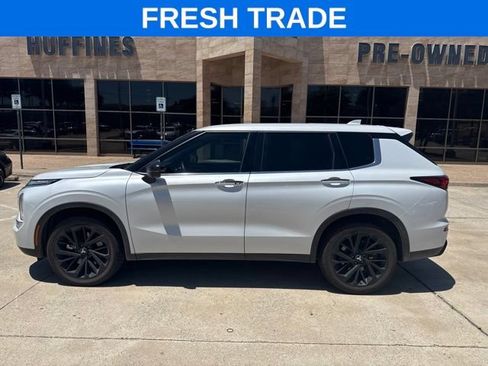 Used 2023 Mitsubishi Outlander SEL AWD/4WD image 1