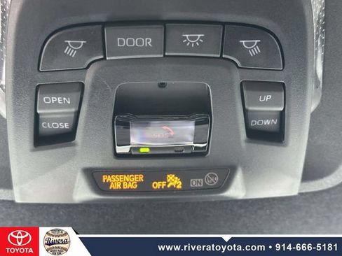 Used 2026 Toyota Corolla XSE FWD image 38