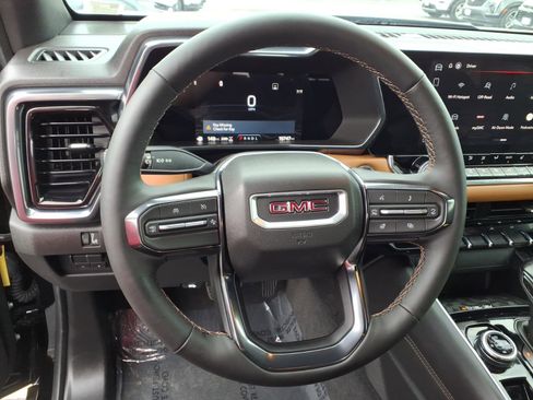 Used 2023 GMC Canyon AT4 w/ AT4 Premium Package AWD/4WD image 7