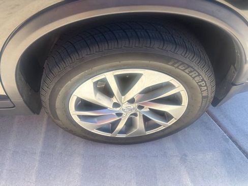 Used 2014 Nissan Rogue SL w/ SL Premium Package image 11