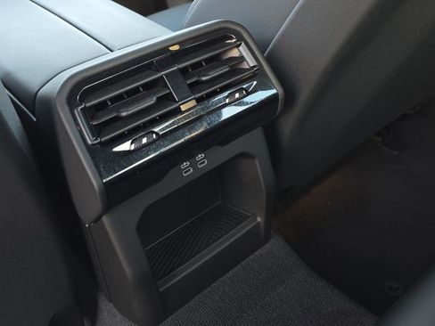 Used 2025 BMW 530i xDrive image 31