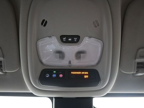 Used 2025 Buick Encore GX Preferred AWD/4WD image 19