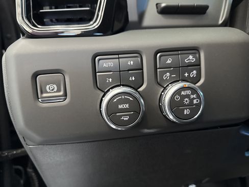 Used 2026 GMC Sierra 2500 AT4 w/ AT4 Premium Plus Package image 40